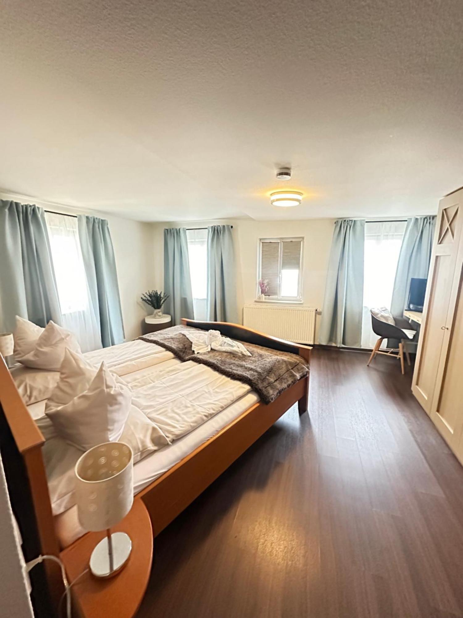 Adler Am Schloss 3*